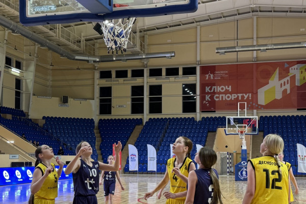 В Смоленске прошёл финал школьной баскетбольной лиги 4х4 в рамках конкурса «Знаете, каким он парнем был!»