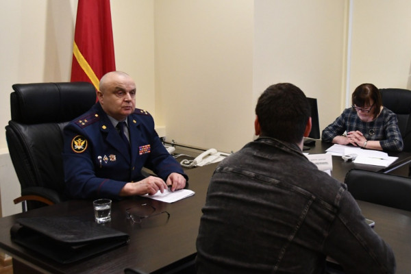 Начальник смоленского УФСИН провёл приём граждан по личным вопросам