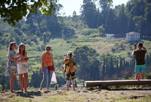 Дети из России до 14 лет смогут посещать Абхазию по свидетельству о рождении