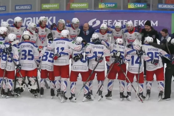 Смоленский «Славутич» вырывает победу в первом домашнем матче полуфинала