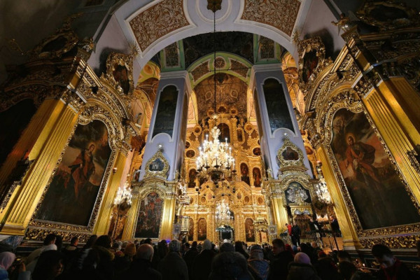 Василий Анохин поздравил смолян с Вербным воскресеньем