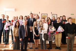 В Починке семьям вручили ключи от новых квартир