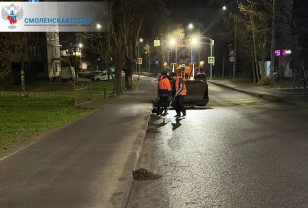 В Смоленске продолжается весенняя уборка улиц