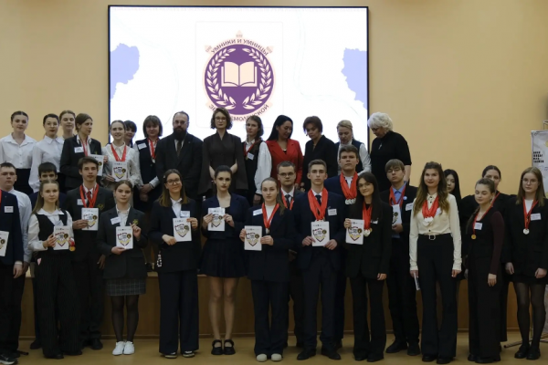 В Смоленске провели полуфинал региональной олимпиады «Умники и умницы земли Смоленской» 