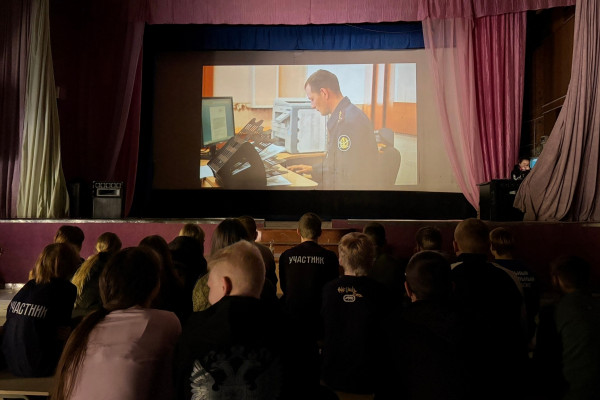 Сотрудники УФСИН рассказали о профессиях и карьере молодёжи Смоленщины 