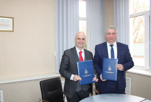 Президент Торгово-промышленной палаты Смоленской области Владимир Архипенков встретился с зарубежными инвесторами и подписал соглашение о взаимодействии