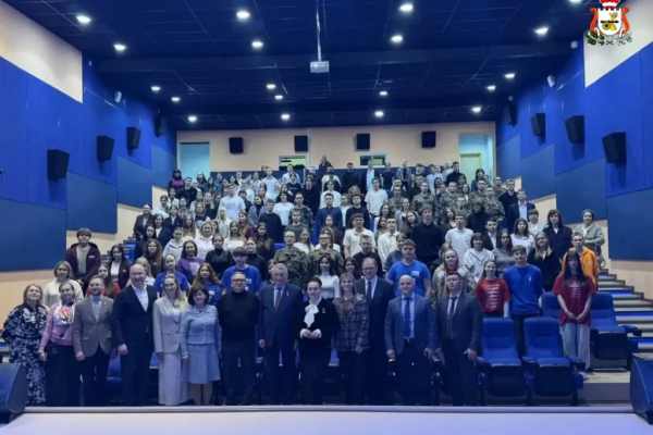 В Гагарине прошло первое заседание Молодёжного дискуссионного клуба 