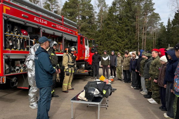 Более 400 военно-патриотических объединений воспитывают молодёжь Смоленщины