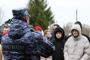 Росгвардейцы рассказали смоленским школьникам о службе в рамках акции «День призывника»