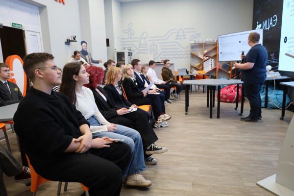 От обогревателя своими руками до плавучего города: в ИЦАЭ Смоленска прошёл «Science talks. Дети»