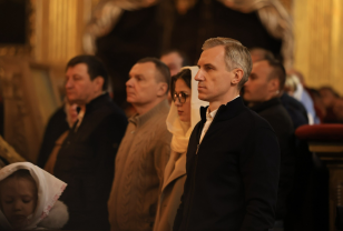 Губернатор Василий Анохин поздравил смолян с Пасхой