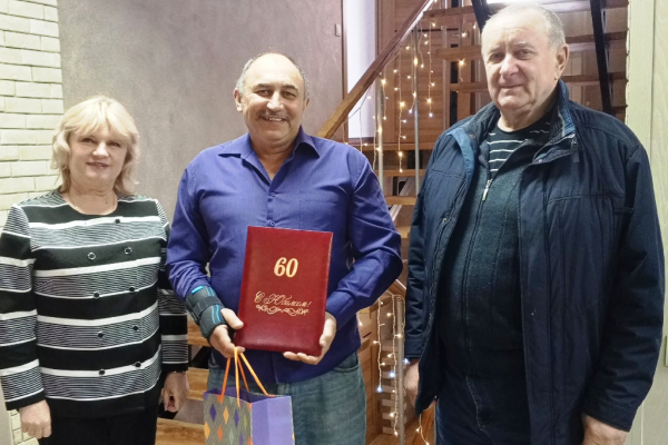 В Сафонове поздравили с 60-летием ветерана УФСИН