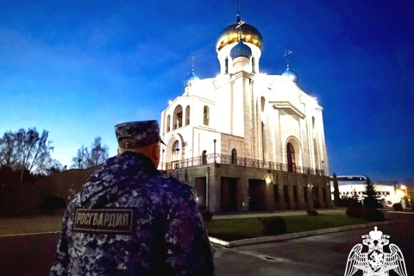 Смоленские росгвардейцы обеспечили безопасность празднования православного праздника Пасха