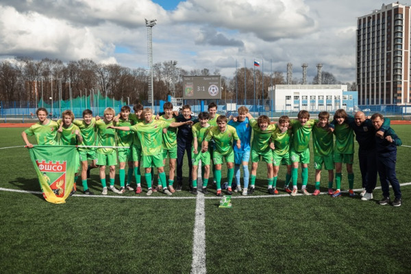 Космический тур для Футбольной школы Смоленской области: покер Чубукова и хет-трик Петина приносят победы смолянам