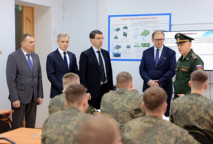 Игорь Щёголев и Василий Анохин посетили учебно-военный центр на базе СмолГУ