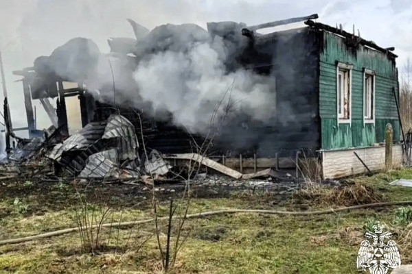 В Рославльском округе сгорел жилой дом