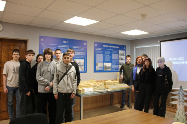 Молодые сотрудники «Смоленскэнерго» провели профориентационную беседу для девятиклассников
