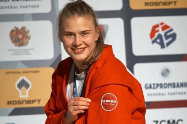 Сотрудница смоленского УФСИН Яна Козырева завоевала серебро на Кубке мира по самбо в Ереване