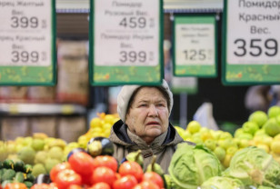 Из всех продовольственных товаров сильнее всего с начала года подешевели огурцы
