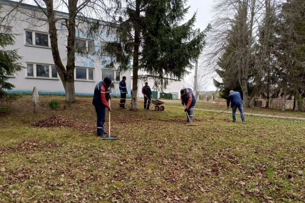 Смоленские энергетики приняли участие во Всероссийском субботнике