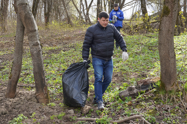 В Смоленске привели в порядок территорию вокруг Солдатского озера
