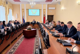 Планёрка в Смоленске: майские праздники, благоустройство и текущие задачи 