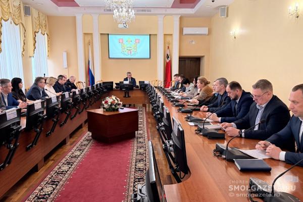 Планёрка в Смоленске: майские праздники, благоустройство и текущие задачи 