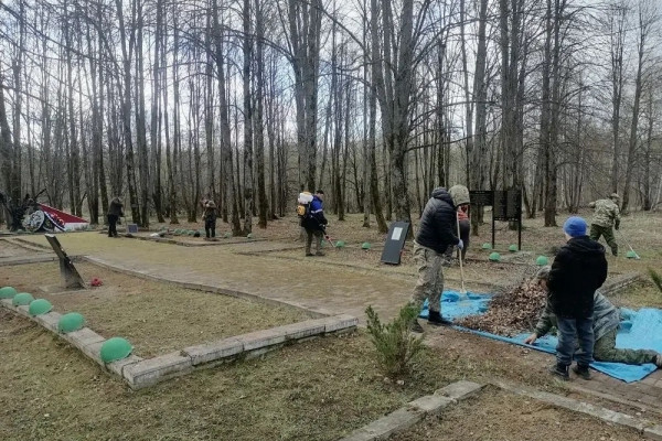 Благоустройство памятных мест: традиции Глинковского округа 
