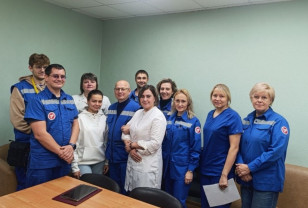 Василий Анохин поздравил работников скорой медицинской помощи с профессиональным праздником