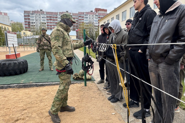 Смоленские школьники посетили отряд специального назначения «Меркурий»