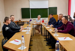 В Смоленске состоялся круглый стол с ветеранами спецоперации