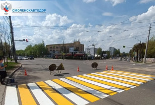 В Смоленске на нескольких улицах провели  ямочный ремонт и обновление разметки 