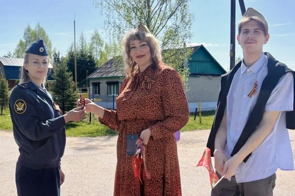 Сотрудники УФСИН в Сафонове стали участниками акции «Георгиевская ленточка»