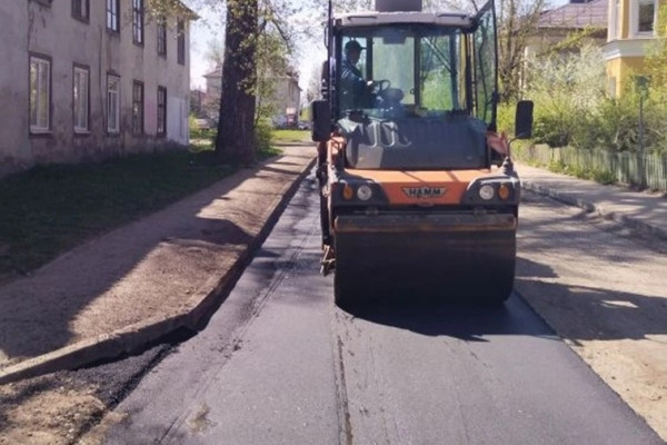 В Смоленске обновили дорожное покрытие на 2-ой Киевской улице