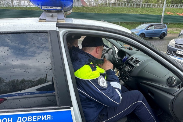 11 мая в Смоленске сотрудники Госавтоинспекции проводят сплошные проверки