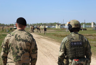 Высокая подготовка бойцов смоленской Росгвардии подтверждена Знаками отличия 