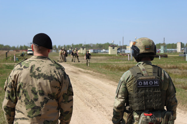 Высокая подготовка бойцов смоленской Росгвардии подтверждена Знаками отличия 