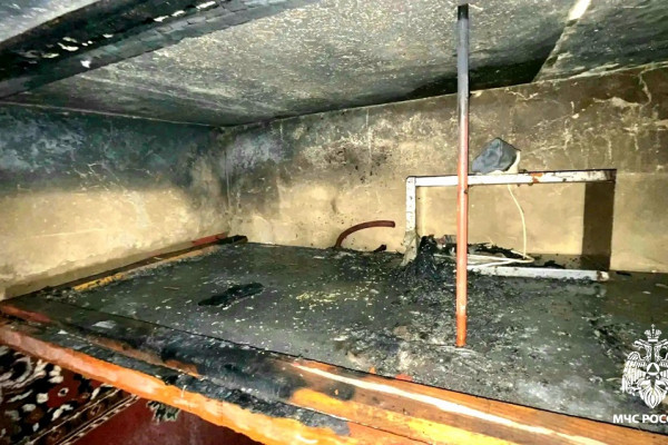 В Гагарине на улице Красноармейской горел гараж