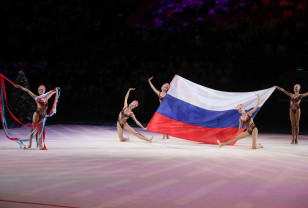 Российским гимнастам вернули право выступать с флагом и гимном