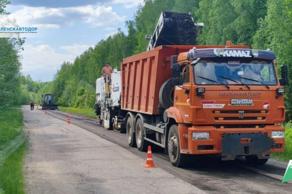 «Смоленскавтодор» приступил к ремонту на участке автодороги в Холм-Жирковском округе