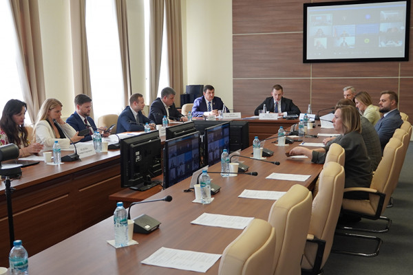 Комитет Госдумы по молодёжной политике провёл выездное совещание в Смоленске