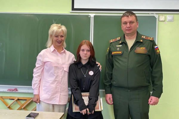 Елена Потапенкова поблагодарила смоленскую школьницу – волонтёра движения «Ваш тыл 67»