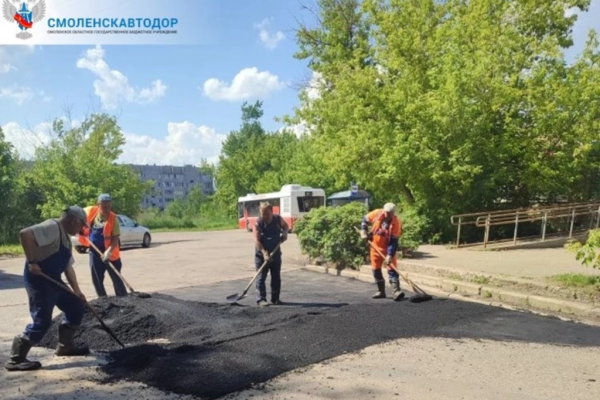 В микрорайоне Гнездово устанавливают новый пешеходный переход
