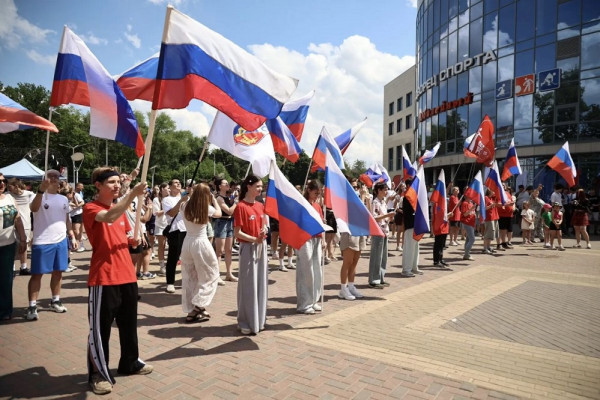 В Смоленске торжественно открыли фестиваль «Молодёжная энергия спорта»