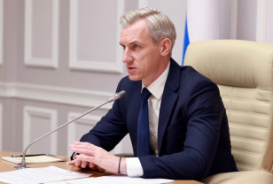 Василий Анохин поручил создать профильные медицинские классы в школах Смоленской области