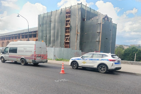 В Смоленске фургон Ford Transit сбил пешехода
