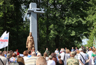 В Кардымовском округе открыли обновлённый мемориал воинам-землякам