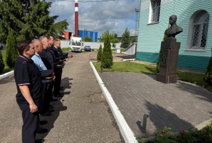 В День памяти и скорби смоленские транспортные полицейские и общественники почтили память земляка