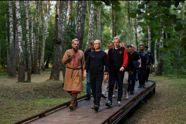 Сергей Кириенко посетил музей-заповедник «Гнёздово» в Смоленске