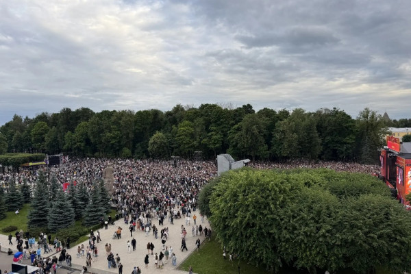 В Смоленске с размахом отмечают День молодёжи